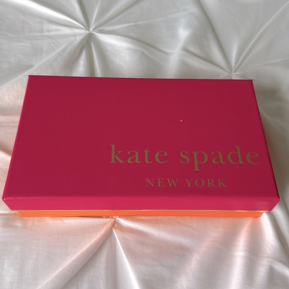 Kate Spade wallet - Picture 10 of 13
